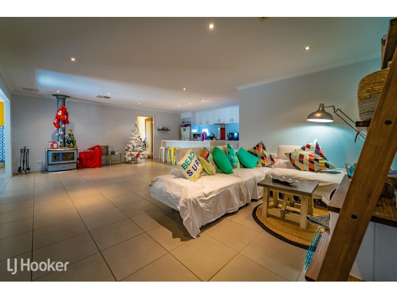 33 Oceanrunner Boulevard, Shoalwater WA 6169