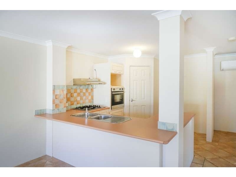 2/2 Churchill Avenue, Dudley Park WA 6210