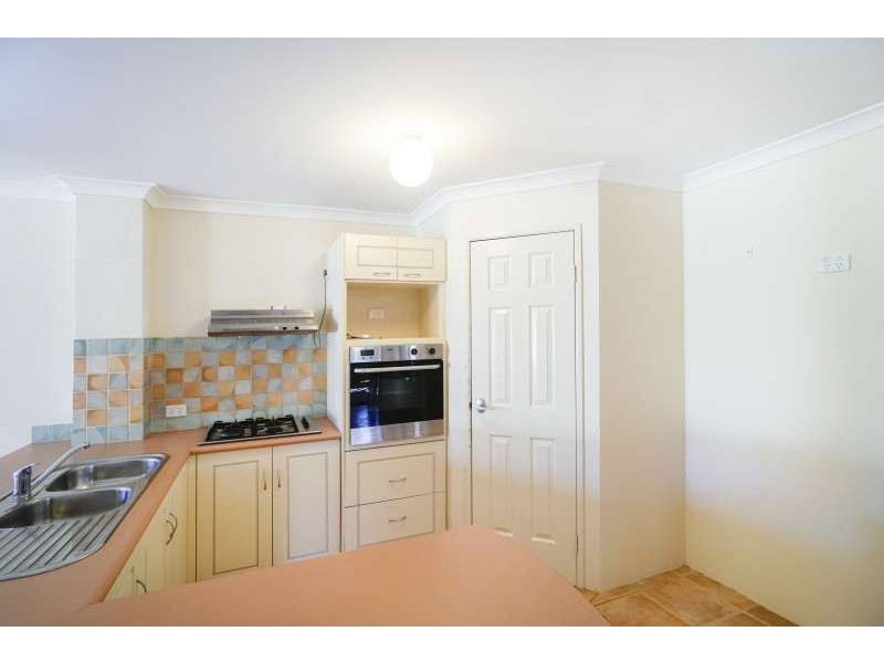 2/2 Churchill Avenue, Dudley Park WA 6210