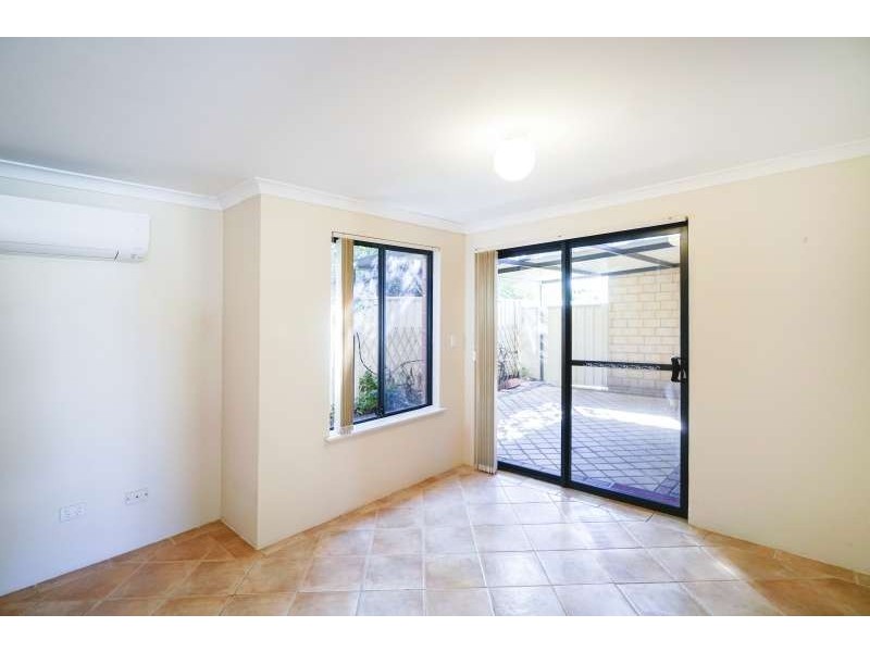 2/2 Churchill Avenue, Dudley Park WA 6210