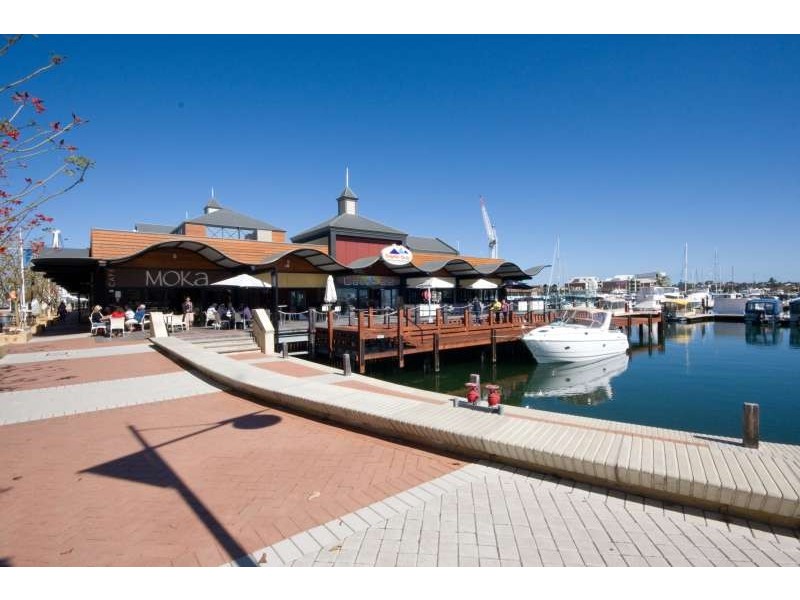 2/2 Churchill Avenue, Dudley Park WA 6210