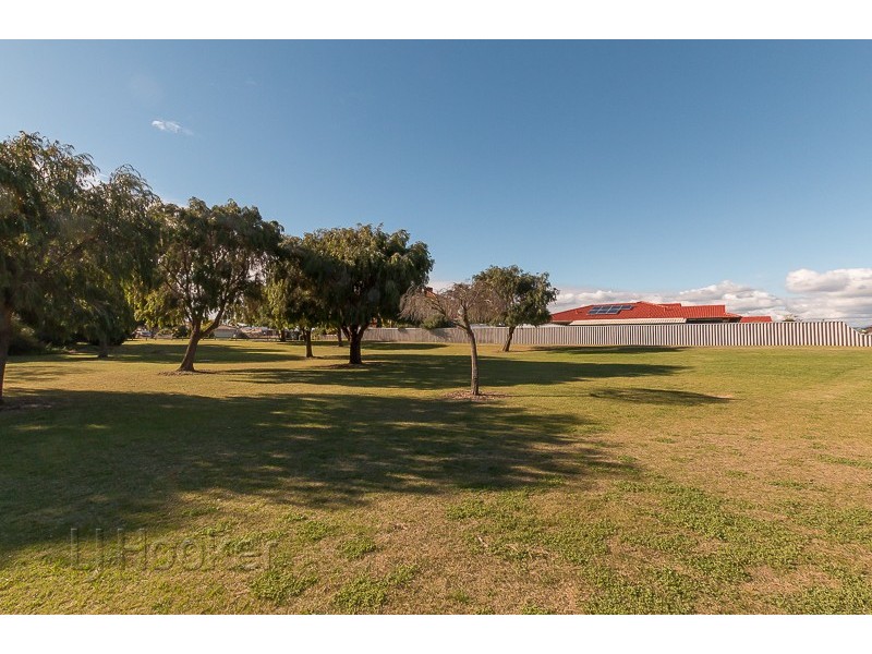 12 Bridge Mews, Waikiki WA 6169