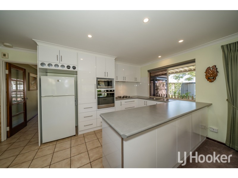 11 Fairway Place, Cooloongup WA 6168