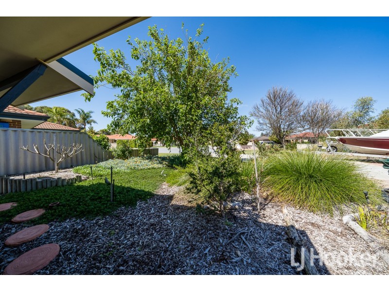 11 Fairway Place, Cooloongup WA 6168