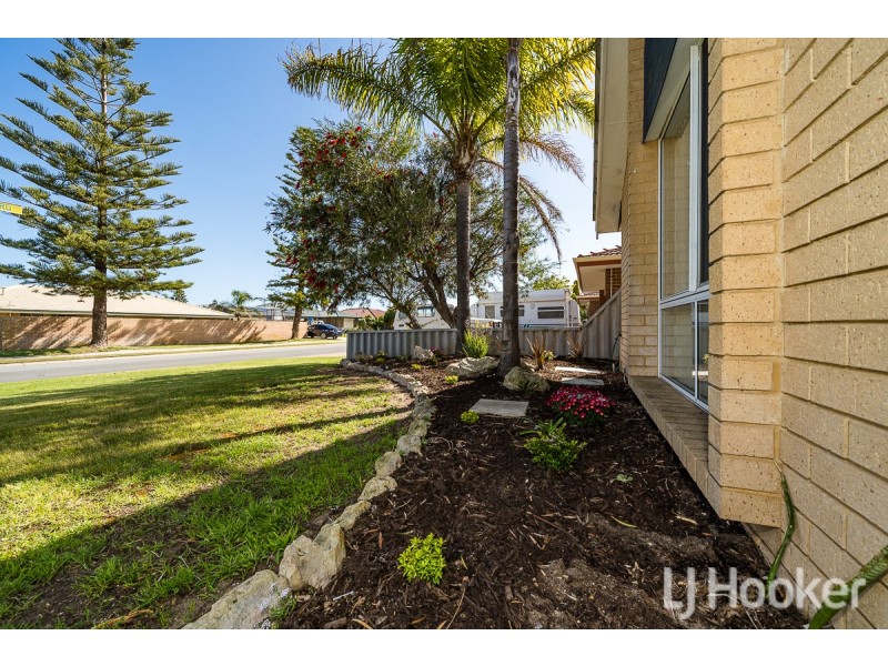 24 Chelmsford Avenue, Port Kennedy WA 6172