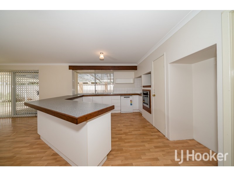 24 Chelmsford Avenue, Port Kennedy WA 6172