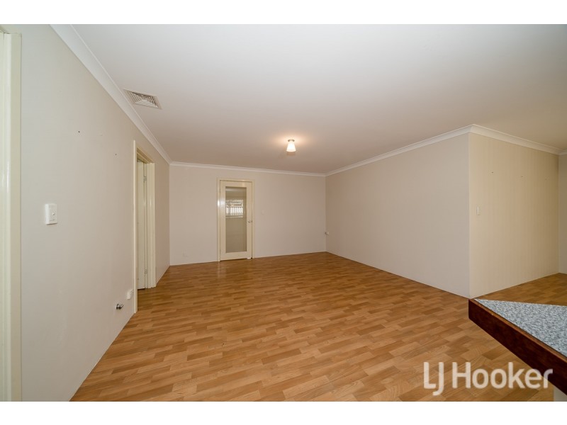 24 Chelmsford Avenue, Port Kennedy WA 6172