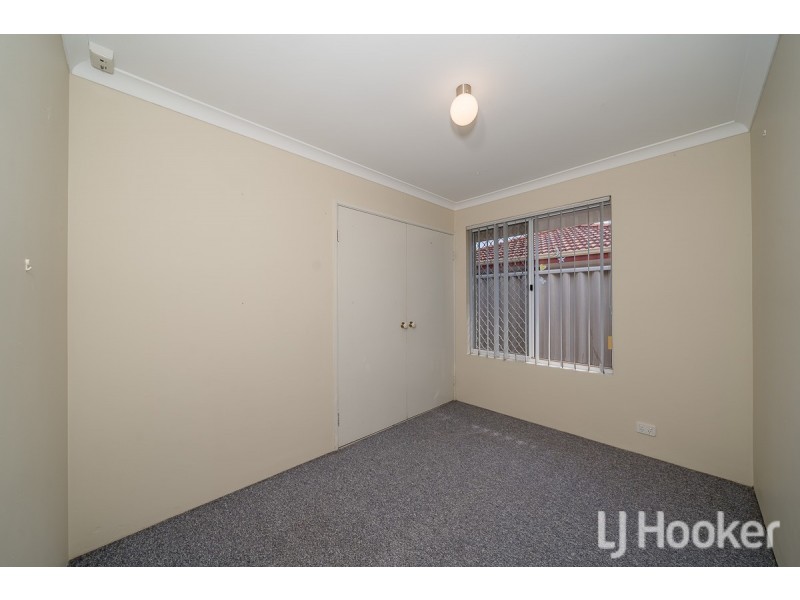 24 Chelmsford Avenue, Port Kennedy WA 6172