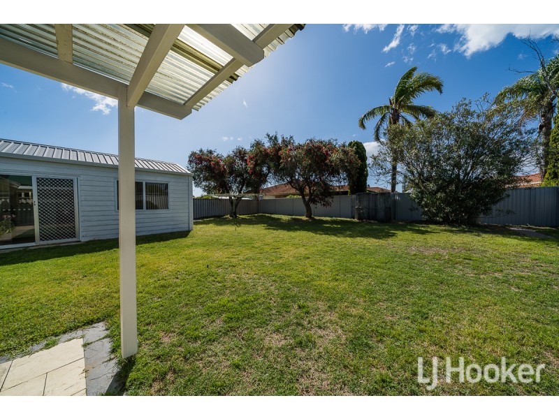 24 Chelmsford Avenue, Port Kennedy WA 6172