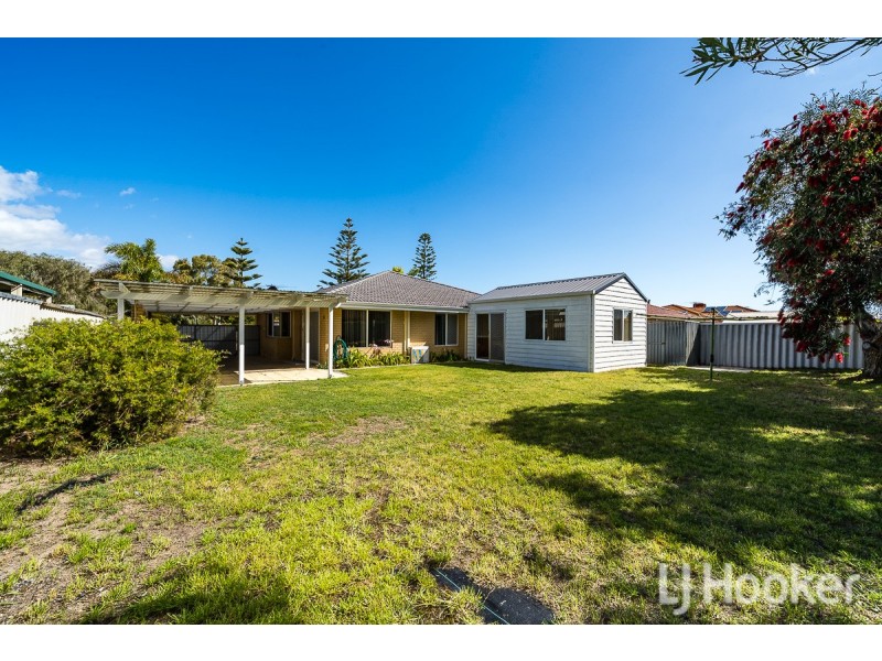 24 Chelmsford Avenue, Port Kennedy WA 6172