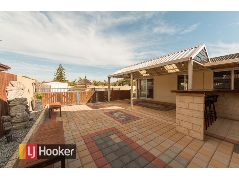 8 Portsmouth Place, Waikiki WA 6169