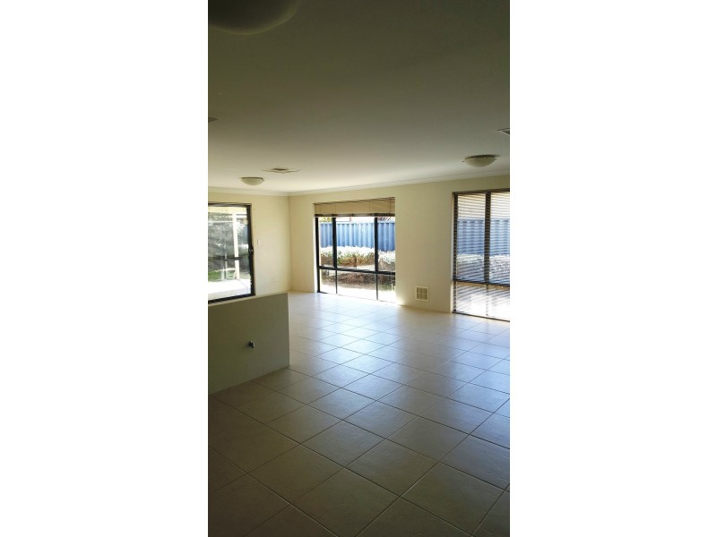 6 Flame Tree Loop, Baldivis WA 6171