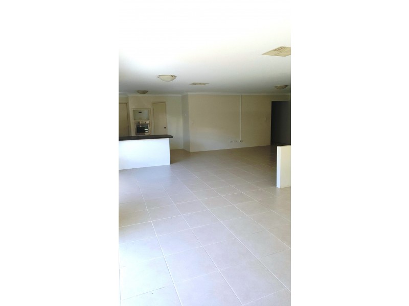 6 Flame Tree Loop, Baldivis WA 6171