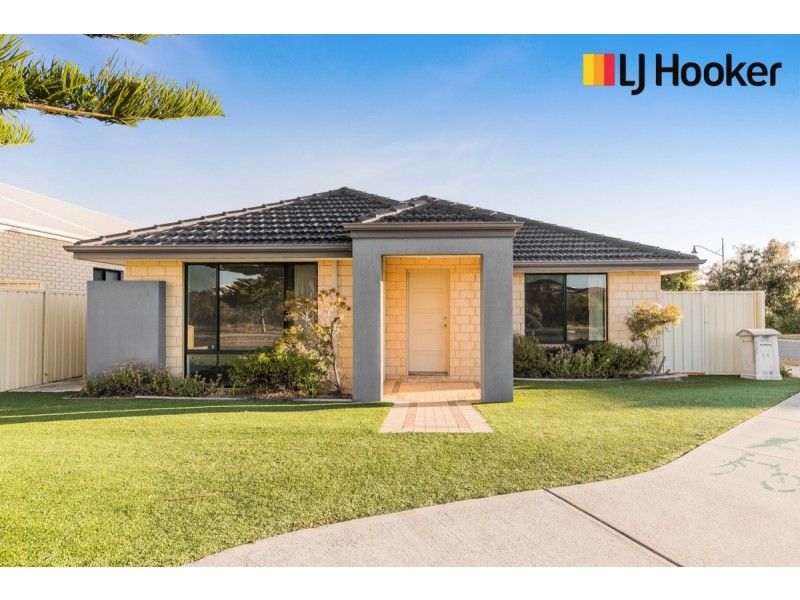 64 Bancoura Parkway, Secret Harbour WA 6173