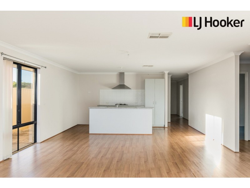 64 Bancoura Parkway, Secret Harbour WA 6173