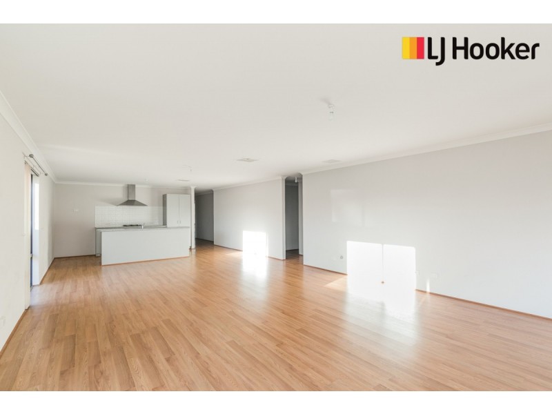 64 Bancoura Parkway, Secret Harbour WA 6173