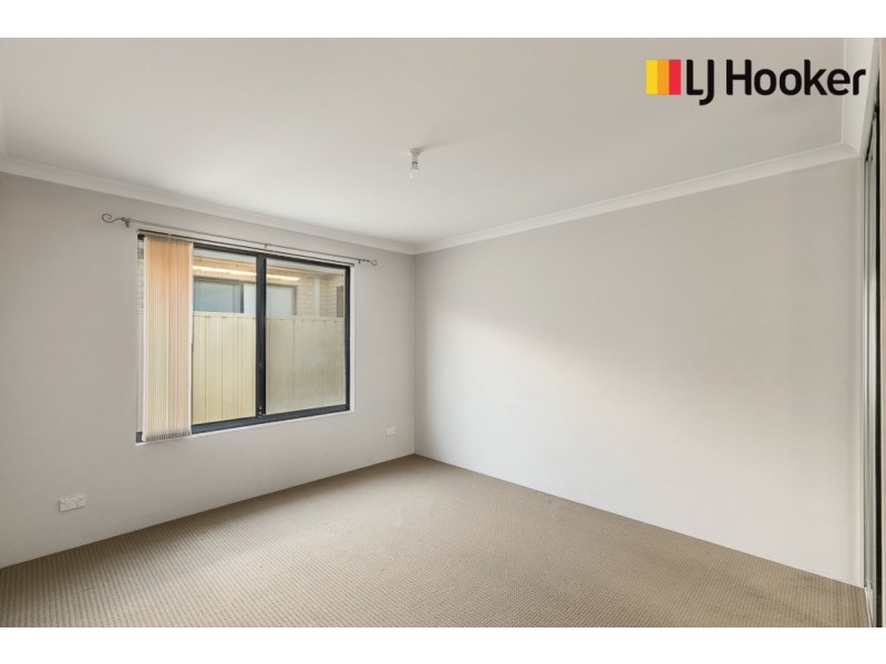 64 Bancoura Parkway, Secret Harbour WA 6173