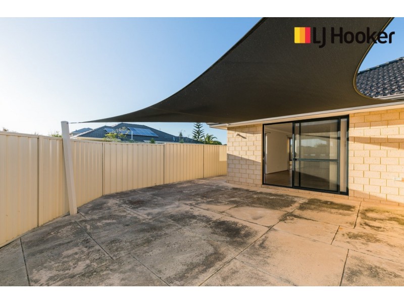 64 Bancoura Parkway, Secret Harbour WA 6173