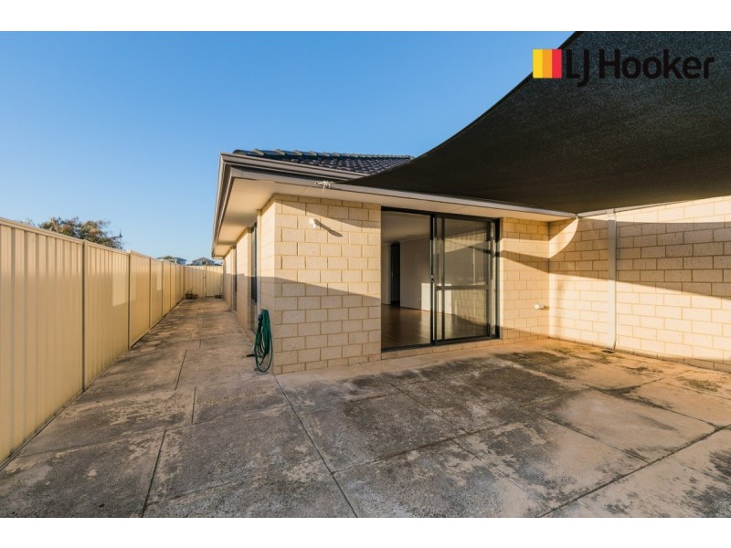 64 Bancoura Parkway, Secret Harbour WA 6173