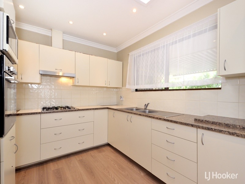 12 Unnaro Street, Hillman WA 6168