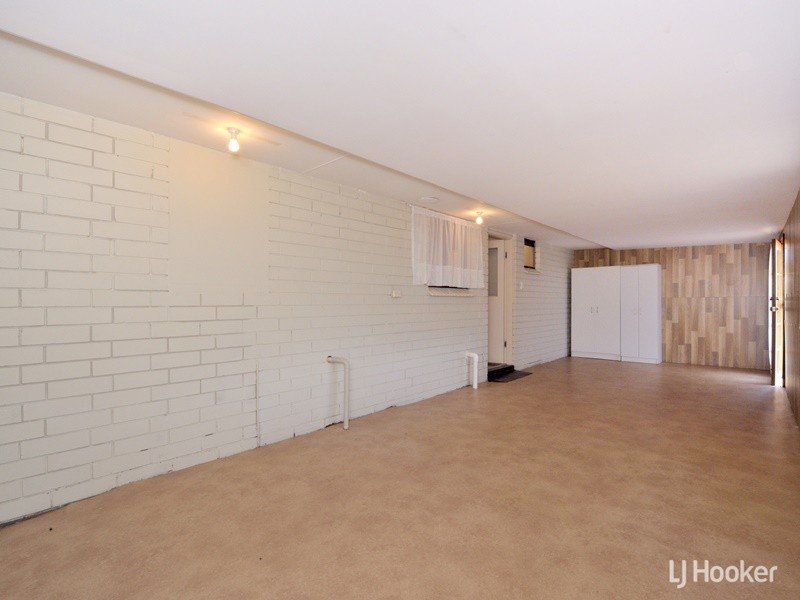 12 Unnaro Street, Hillman WA 6168