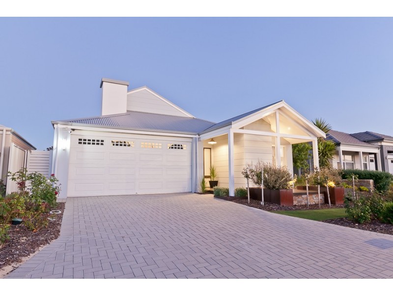 12 Tallering Way, Golden Bay WA 6174