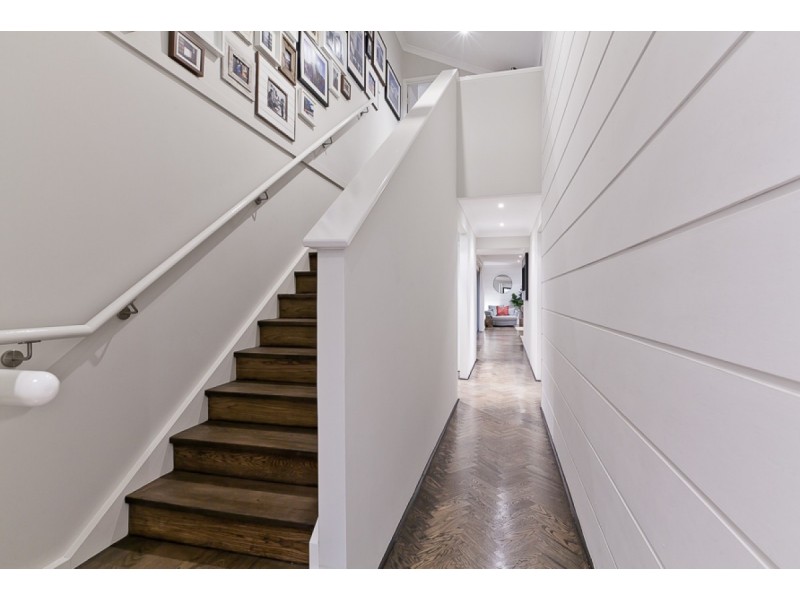 12 Tallering Way, Golden Bay WA 6174