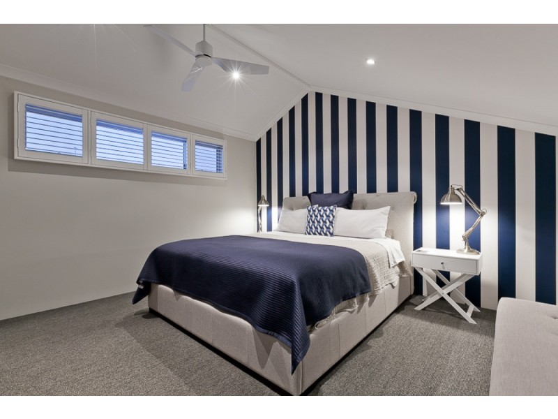 12 Tallering Way, Golden Bay WA 6174