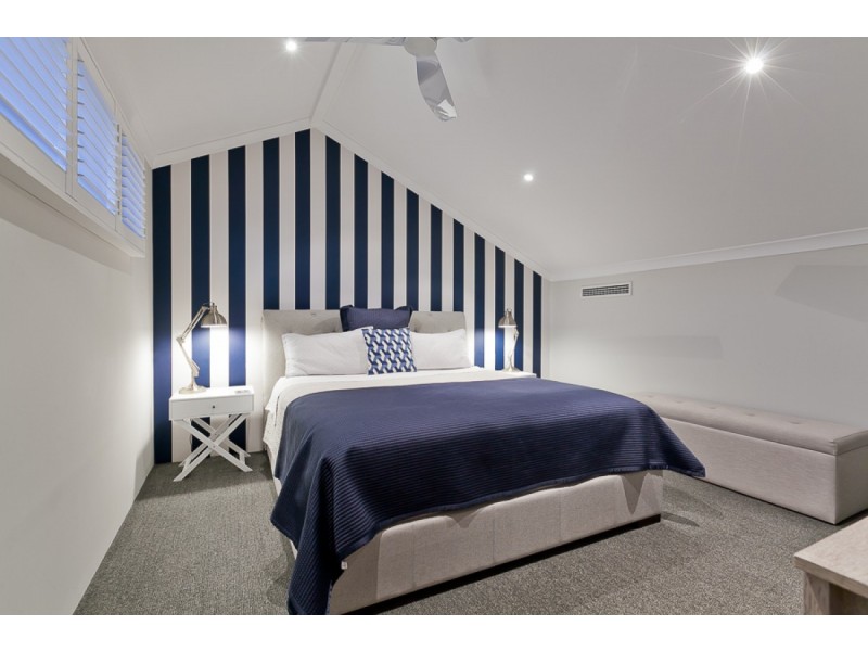 12 Tallering Way, Golden Bay WA 6174