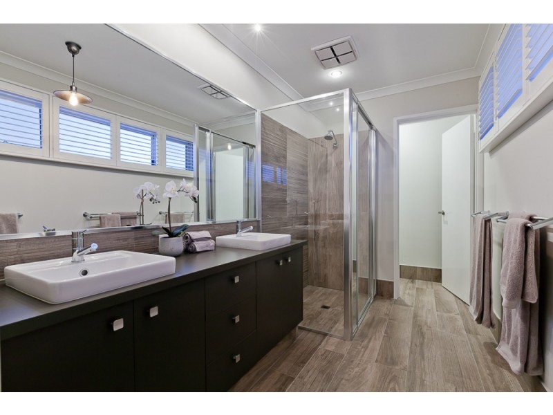 12 Tallering Way, Golden Bay WA 6174