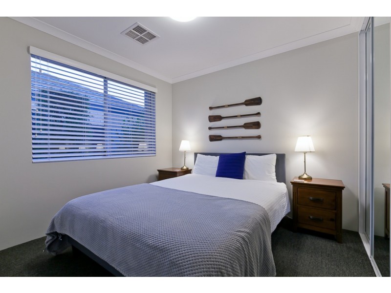 12 Tallering Way, Golden Bay WA 6174