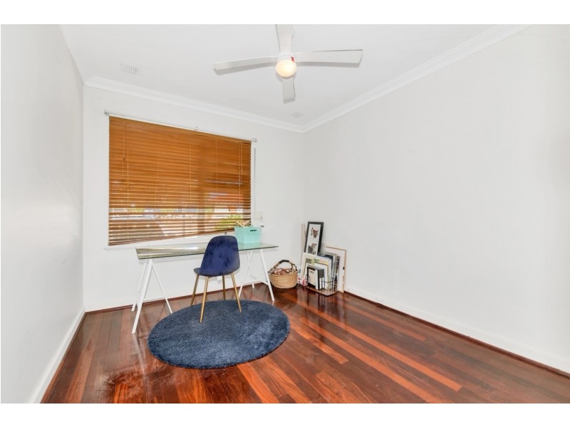 21 Mckenzie Road, Shoalwater WA 6169