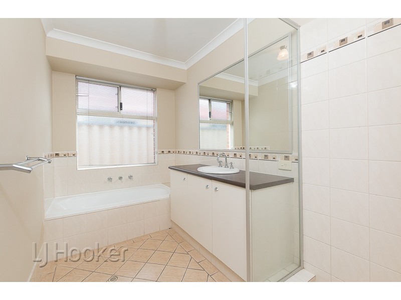 37 Pastrana Crescent, Port Kennedy WA 6172