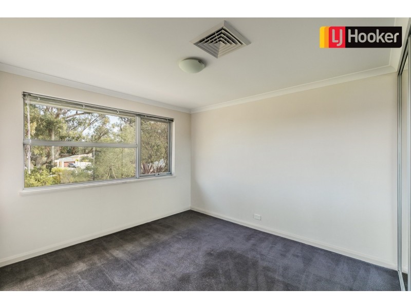 6 Portland Pass, Meadow Springs WA 6210