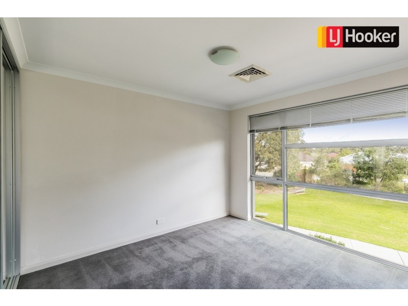 6 Portland Pass, Meadow Springs WA 6210