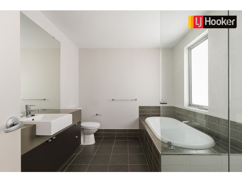 6 Portland Pass, Meadow Springs WA 6210