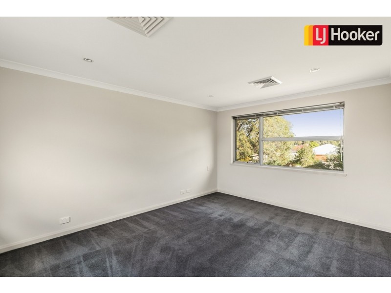 6 Portland Pass, Meadow Springs WA 6210