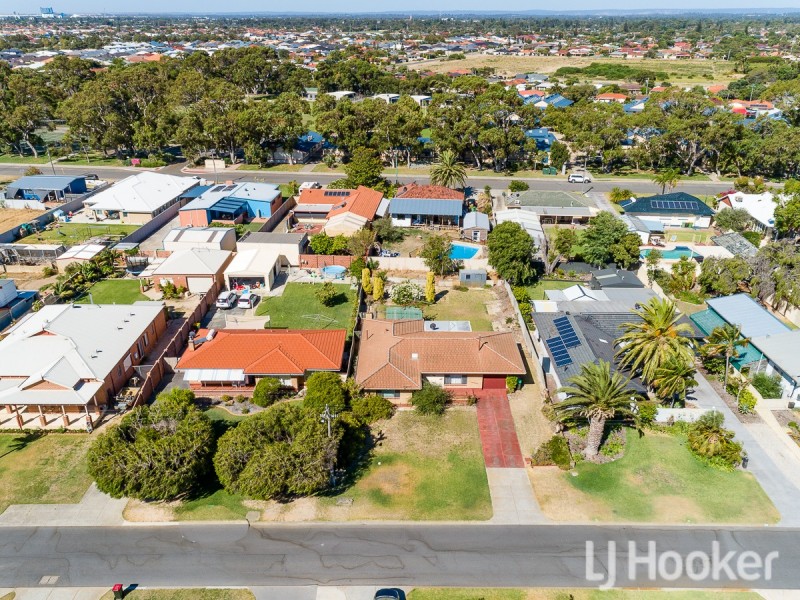 20 Thomas Street, Safety Bay WA 6169