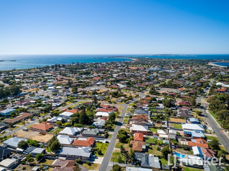 20 Thomas Street, Safety Bay WA 6169