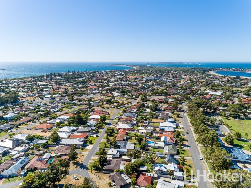 20 Thomas Street, Safety Bay WA 6169
