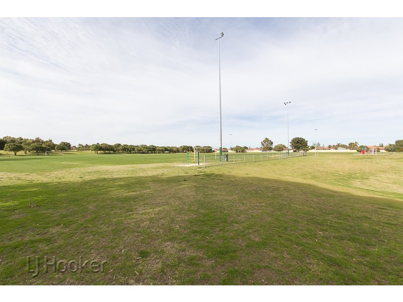 6 Taraw Close, Warnbro WA 6169