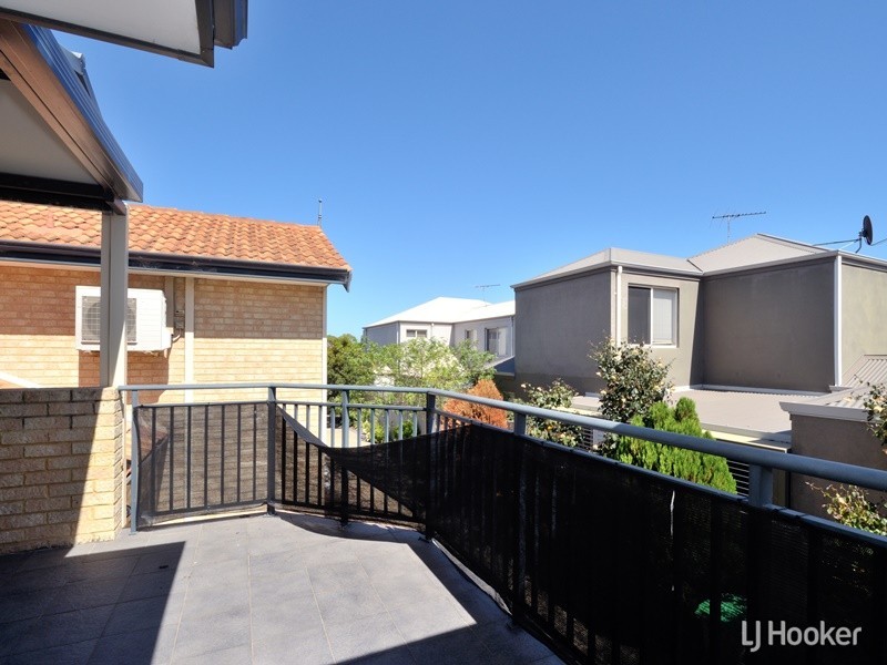 3/10 Hymus Street, Rockingham WA 6168