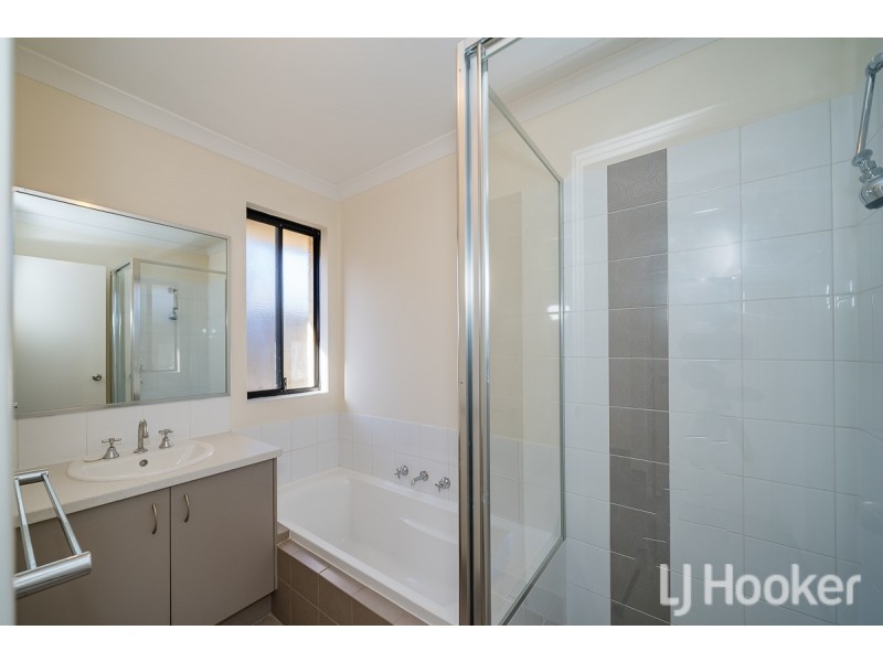 8 Pyrenees Parkway, Baldivis WA 6171