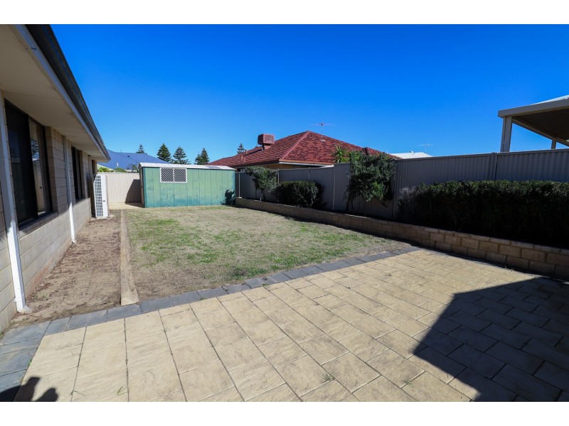 24 Harrington Waters Drive, Waikiki WA 6169