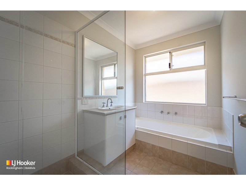 8 Cambernon Green, Port Kennedy WA 6172