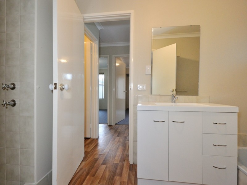 13A Meadow Court, Cooloongup WA 6168