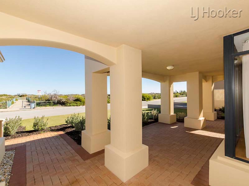 19 Cobblestones Circuit, Secret Harbour WA 6173