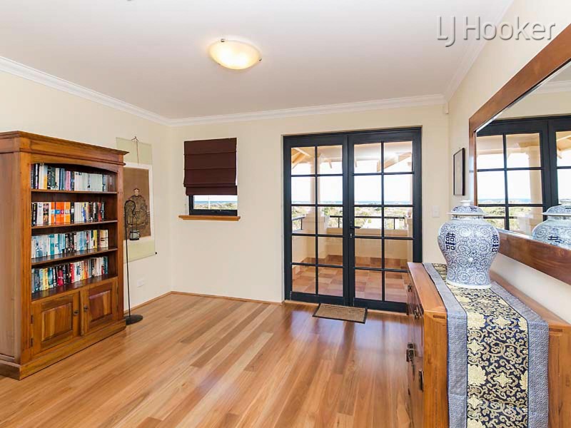 19 Cobblestones Circuit, Secret Harbour WA 6173