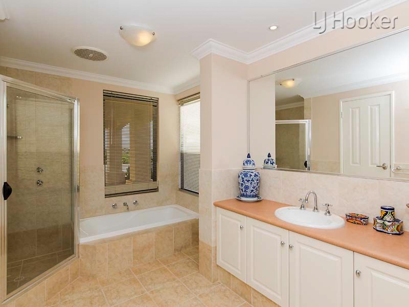 19 Cobblestones Circuit, Secret Harbour WA 6173