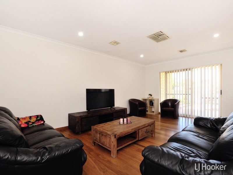 24 Leeuwin Parade, Rockingham WA 6168